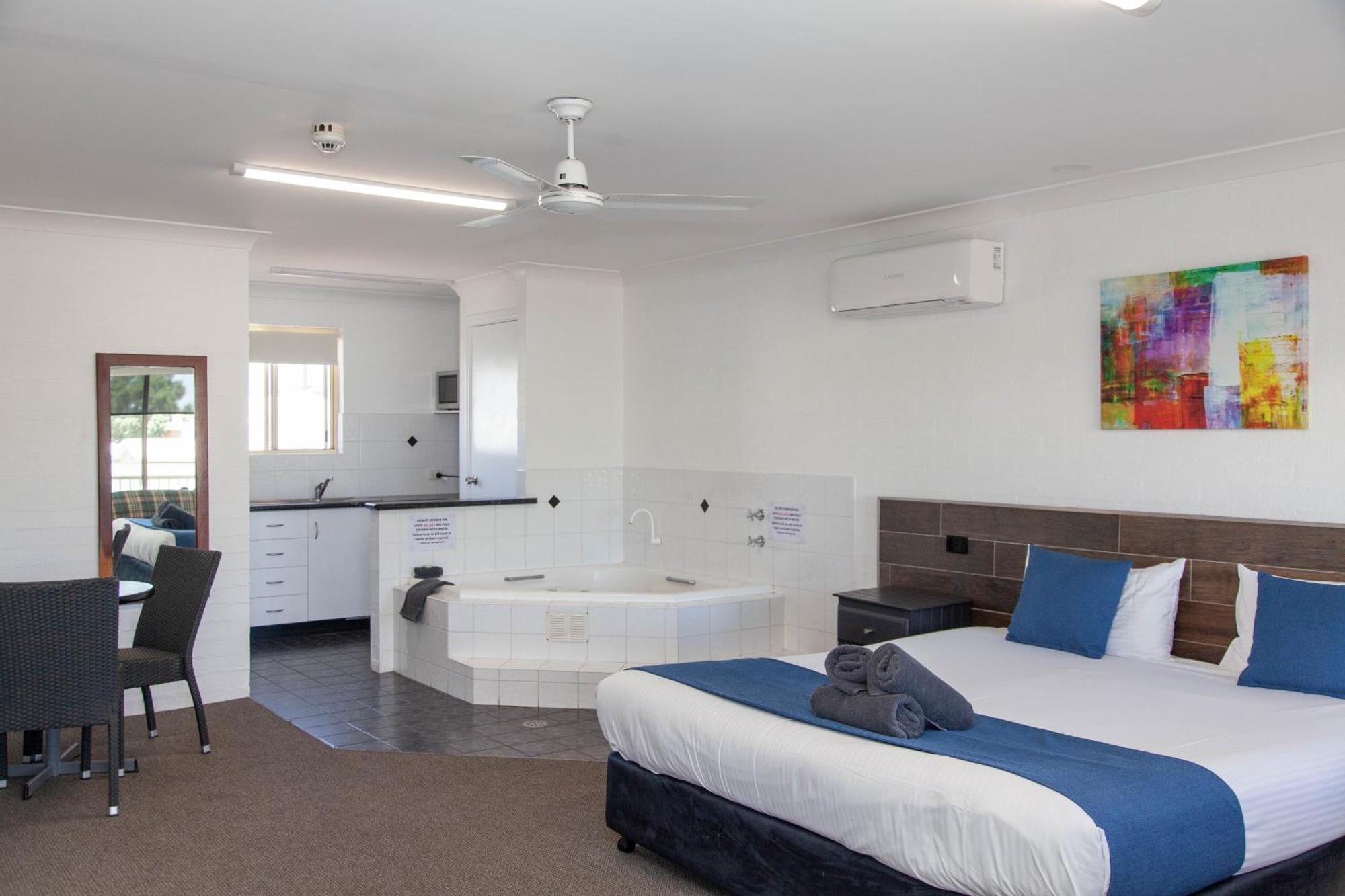 Matilda Motor Inn Ντούμπο Εξωτερικό φωτογραφία
