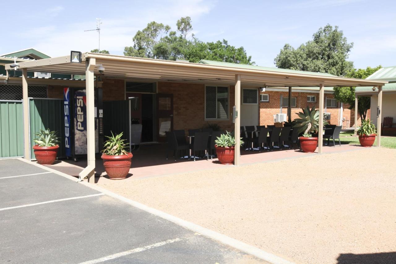 Matilda Motor Inn Ντούμπο Εξωτερικό φωτογραφία